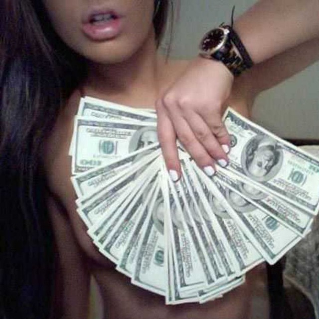 Average women naked for money pics