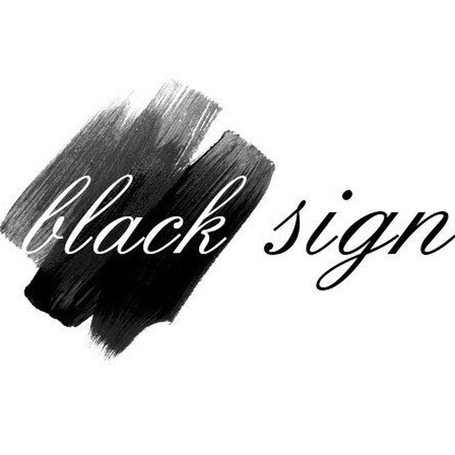 Black sing. Black sign.