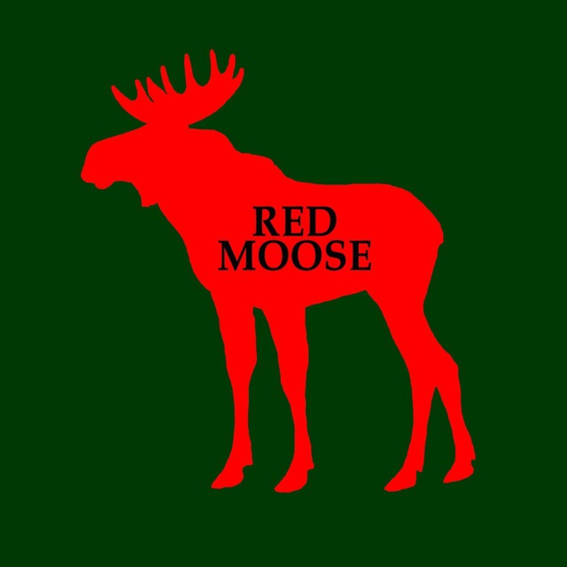 Moose eu main. Лось в пальто. The Red Moose Новосибирск. Лось в платье. Шапка Лось.