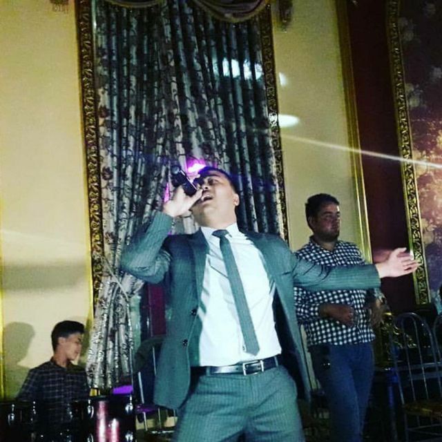Begzod ismoilov uzoqroq yuring. Begzod Ismoilov 2022. Begzod Komila. Zolim Begzod Ismoilov. Begzod ismoilow aytmanglar.