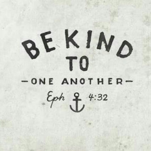Be kind to me. To be kind. Дневник с надписью be kind to one another.