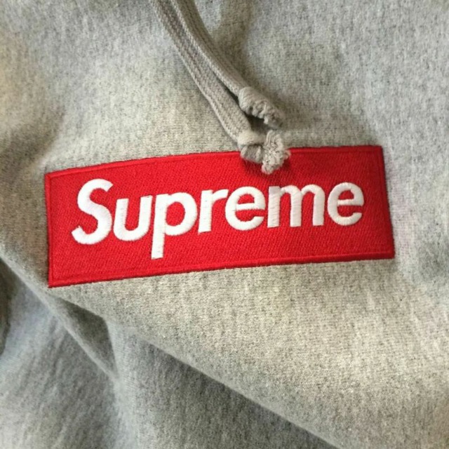 Supreme надпись