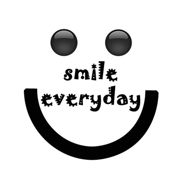 Smile everyday. Картинка smile every Day. Smile everyday открытка. Поздравительная открытка smile every Day. Forumsmile net открытки